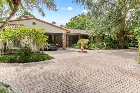 A home in Biscayne Park