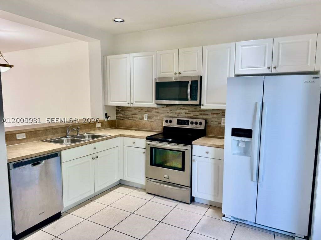 669 NW 42nd Ave