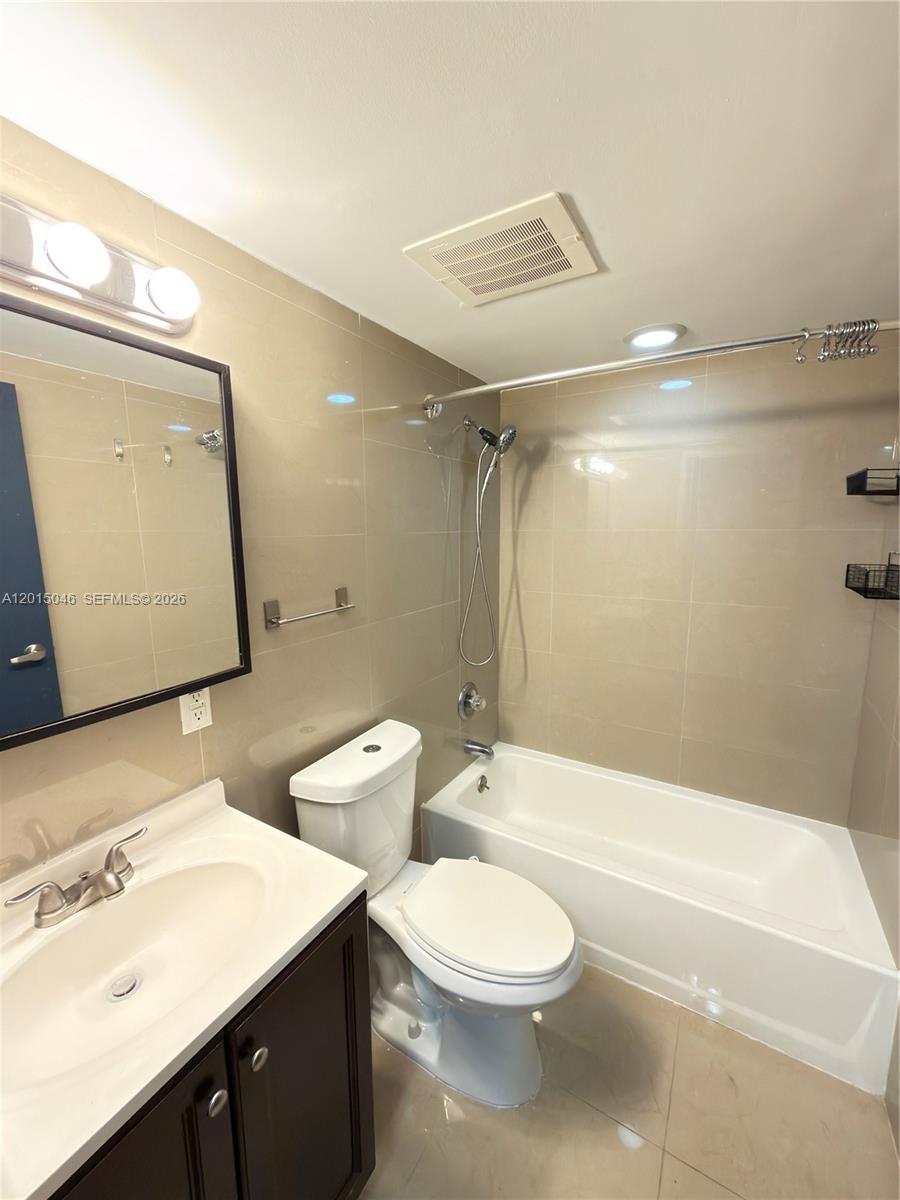 GREENGLADES CONDO IV - Residential Lease