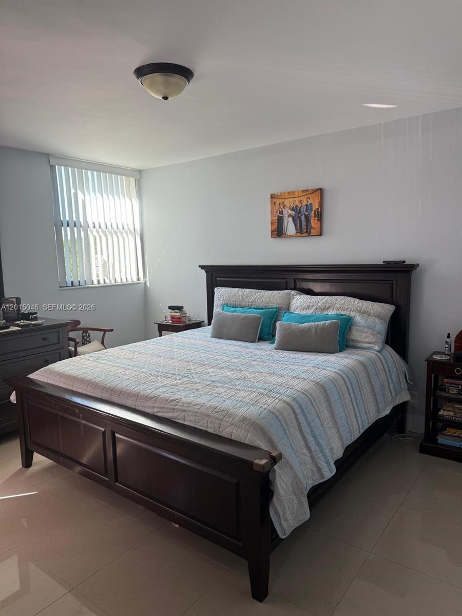GREENGLADES CONDO IV - Residential Lease