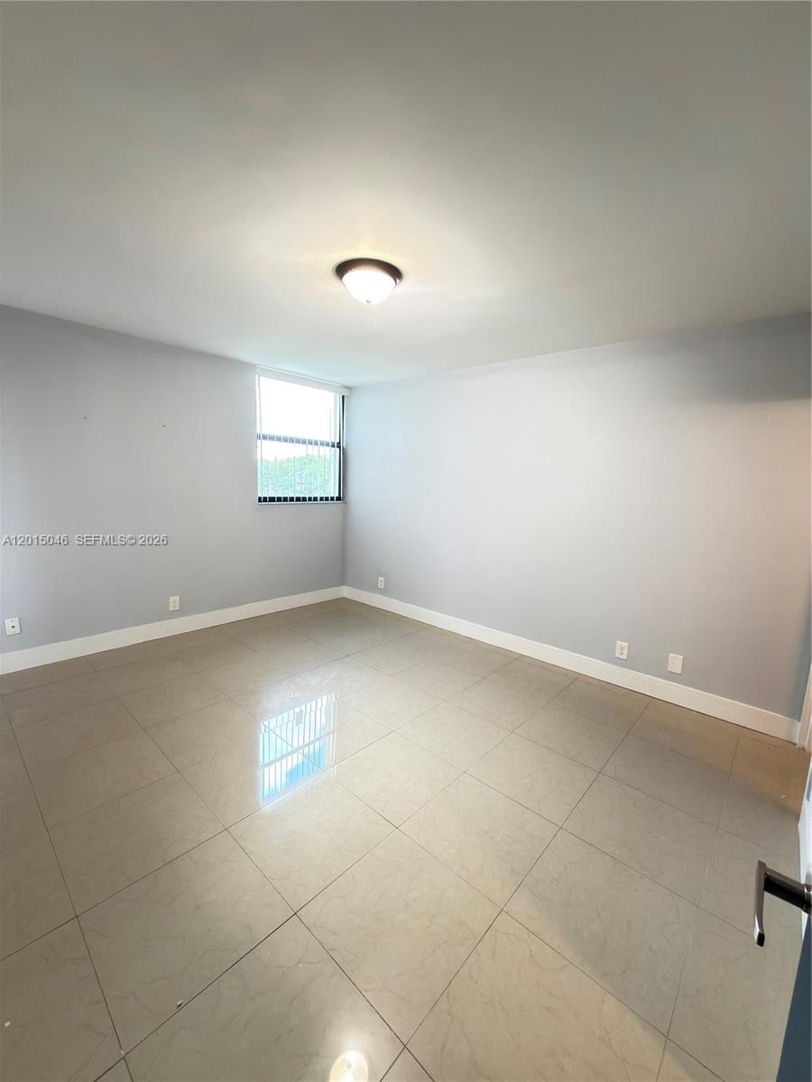 GREENGLADES CONDO IV - Residential Lease