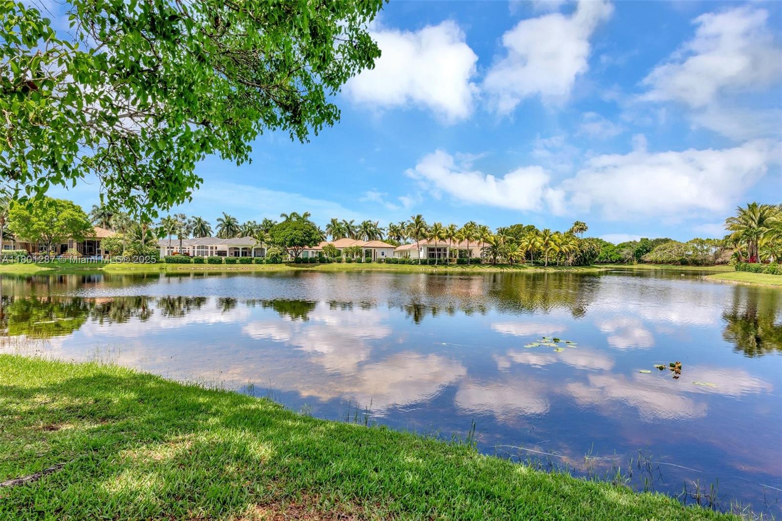 12668 NW 74th Pl, Parkland, FL, 33076/$1,389,000 3 12668 NW 74th Pl