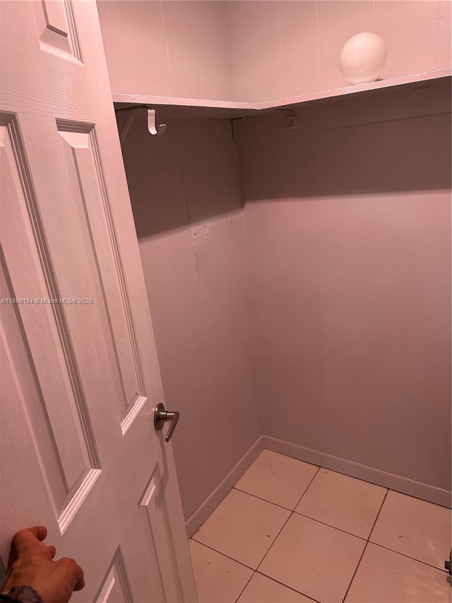 OAK RIDGE PARK AMEN PLAT - Residential Lease