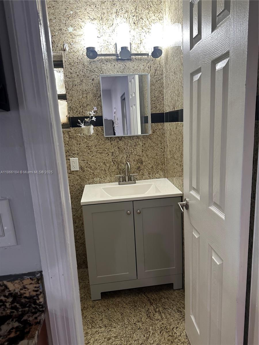 OAK RIDGE PARK AMEN PLAT - Residential Lease