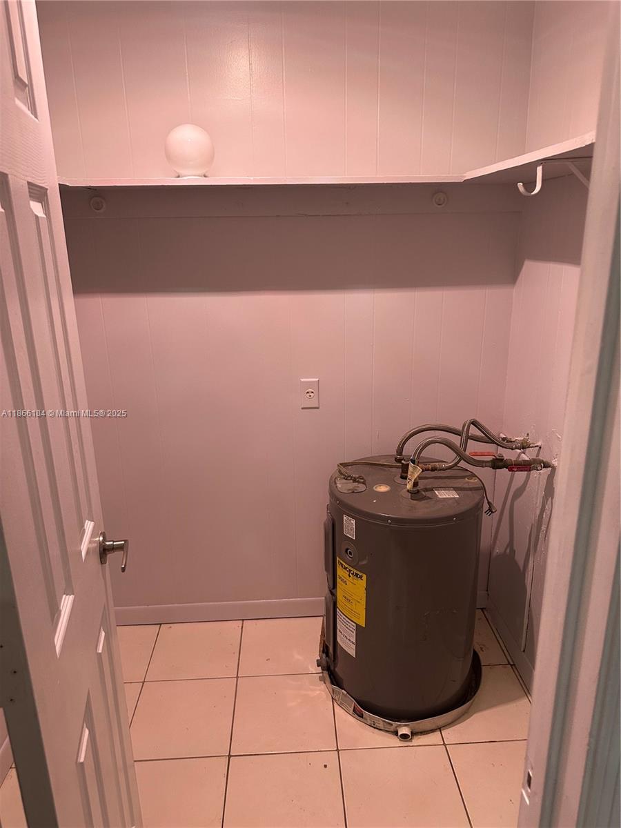 OAK RIDGE PARK AMEN PLAT - Residential Lease