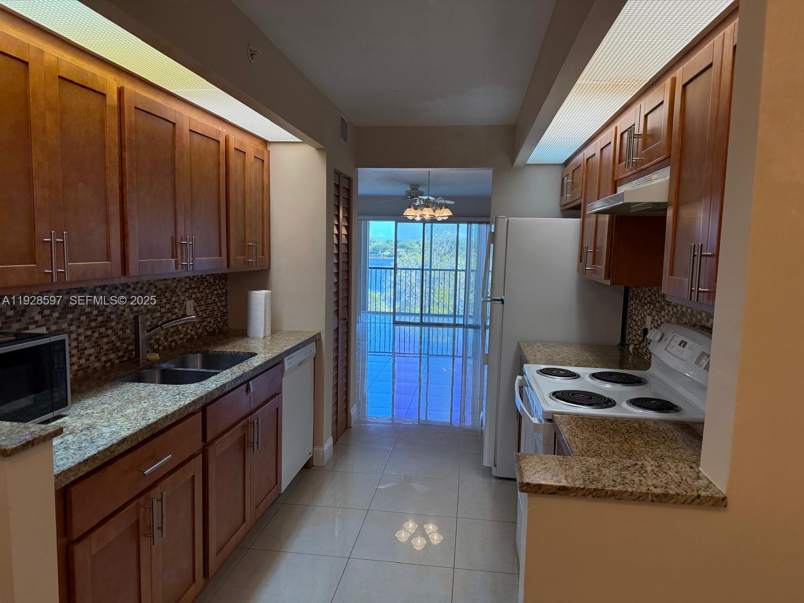 SUFFOLK AT CENTURY VILLAG - Residential Lease