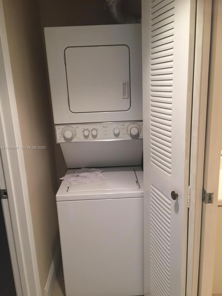 SUFFOLK AT CENTURY VILLAG - Residential Lease