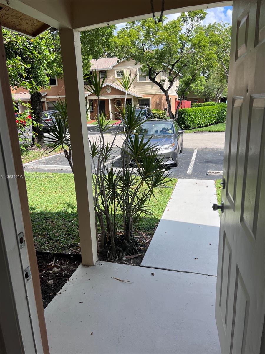 PEMBROKE POINTE SECTION T - Residential