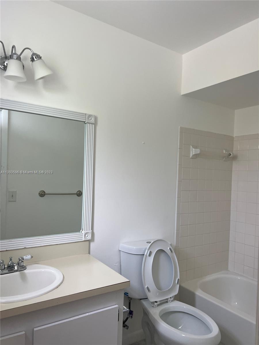 PEMBROKE POINTE SECTION T - Residential