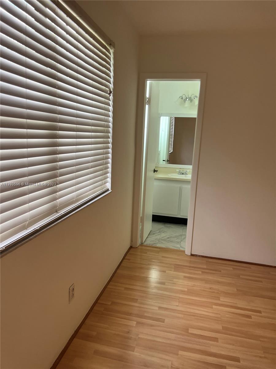 PEMBROKE POINTE SECTION T - Residential