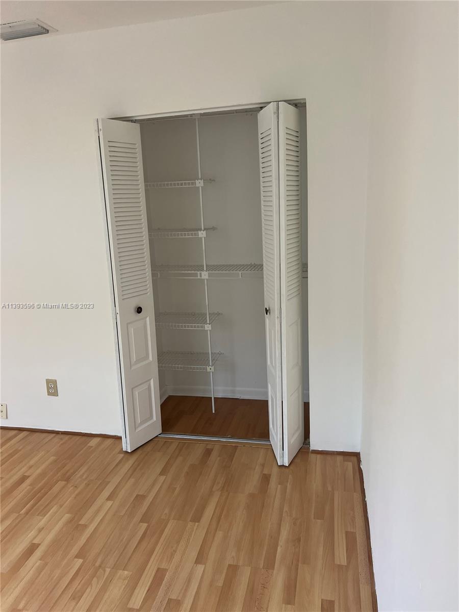 PEMBROKE POINTE SECTION T - Residential