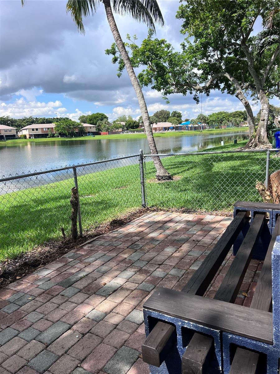 PEMBROKE POINTE SECTION T - Residential