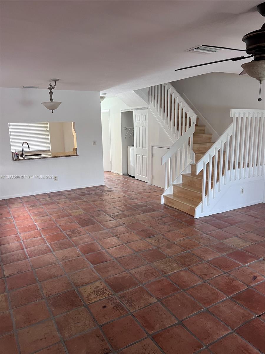 PEMBROKE POINTE SECTION T - Residential