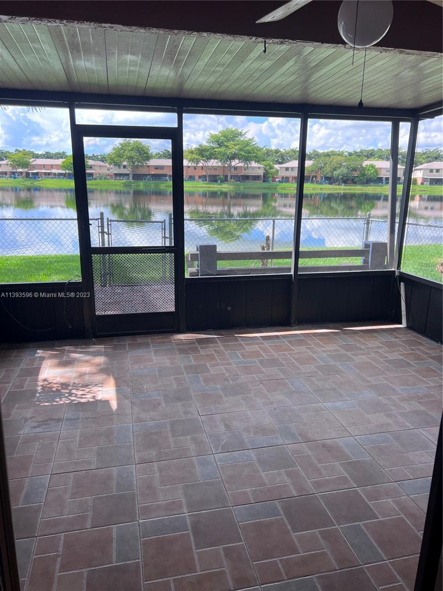 PEMBROKE POINTE SECTION T - Residential