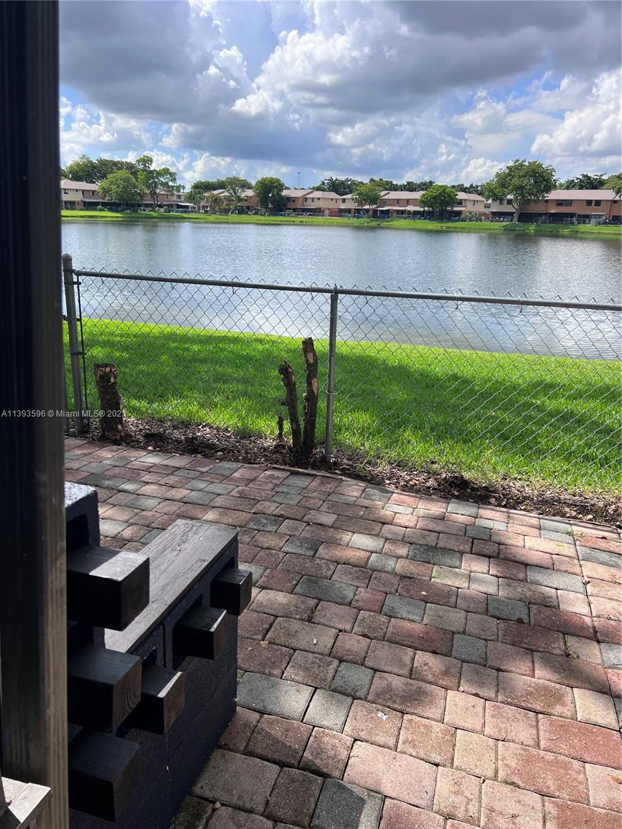 PEMBROKE POINTE SECTION T - Residential