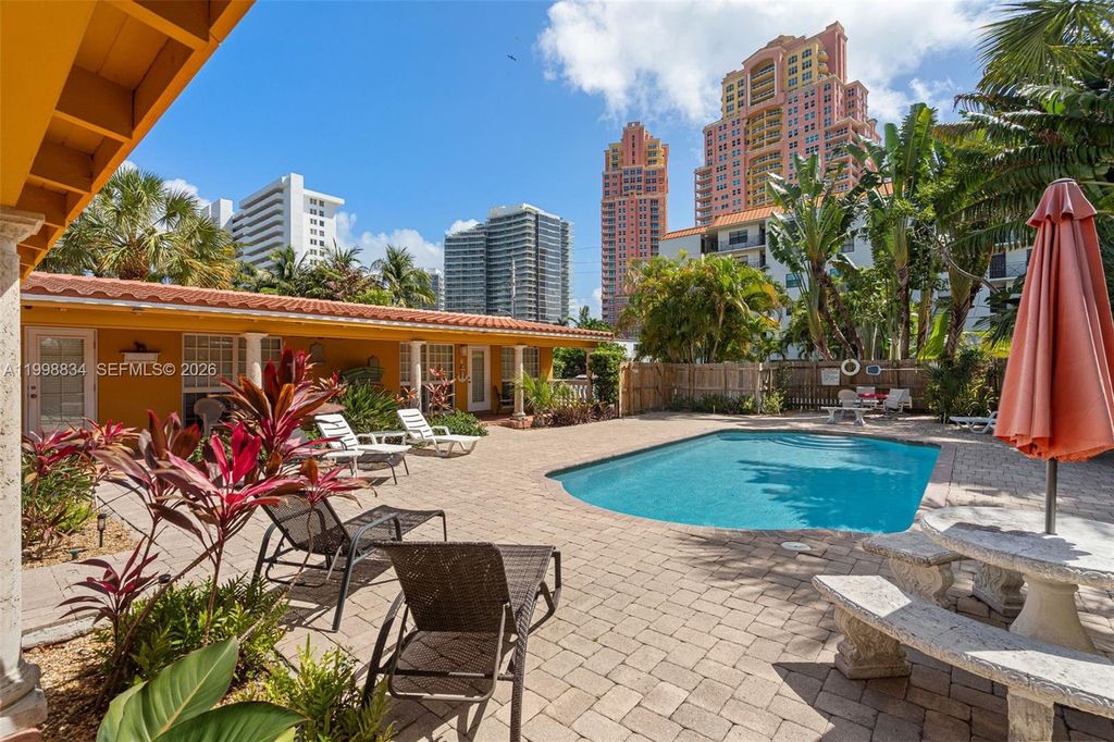 Photo of 2033 NE 33rd Ave #3, Fort Lauderdale, FL 33305 (MLS # A11998834)