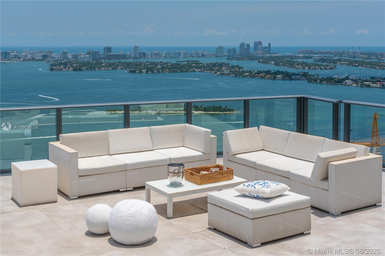 ICON BAY CONDO - Residential