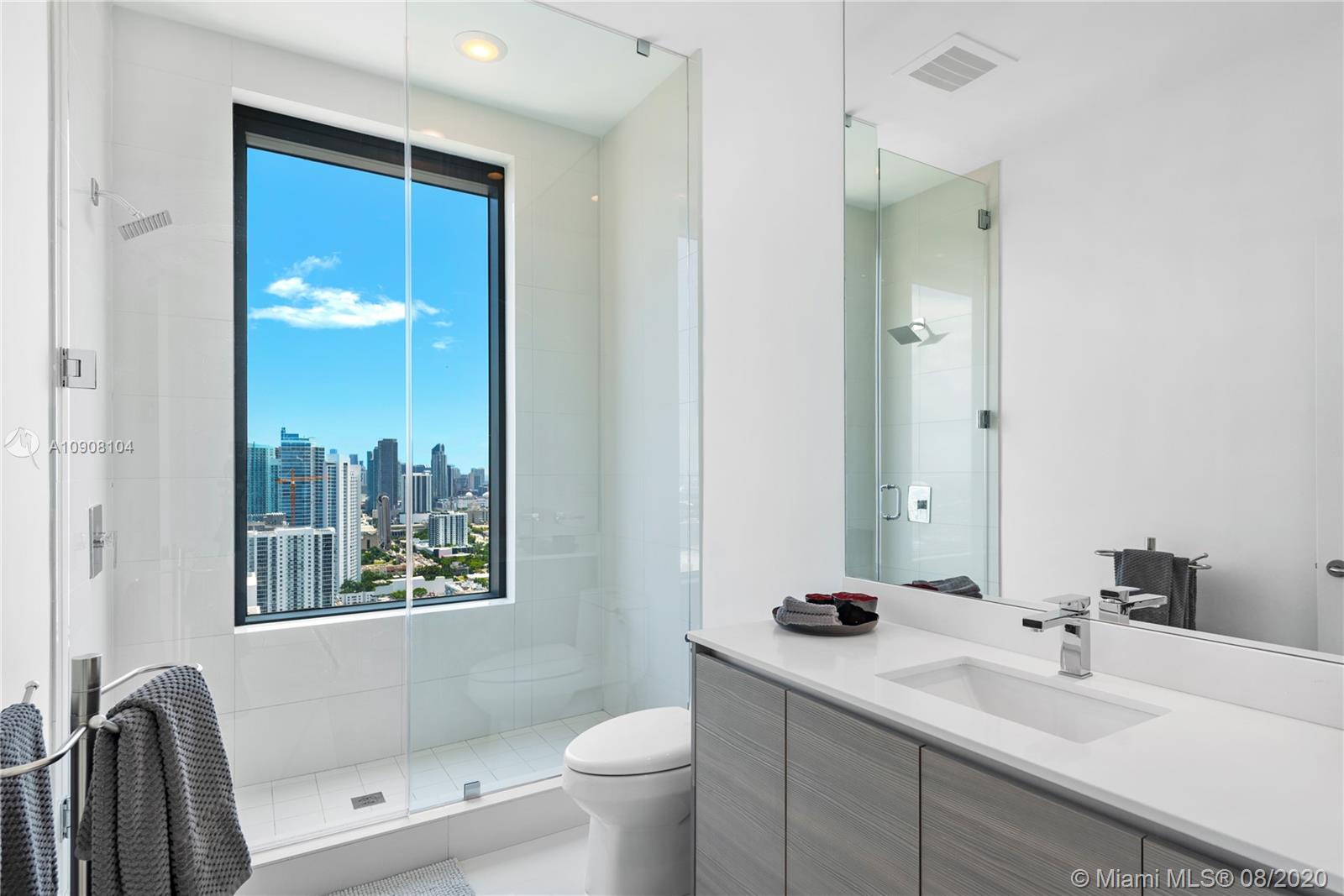 ICON BAY CONDO - Residential