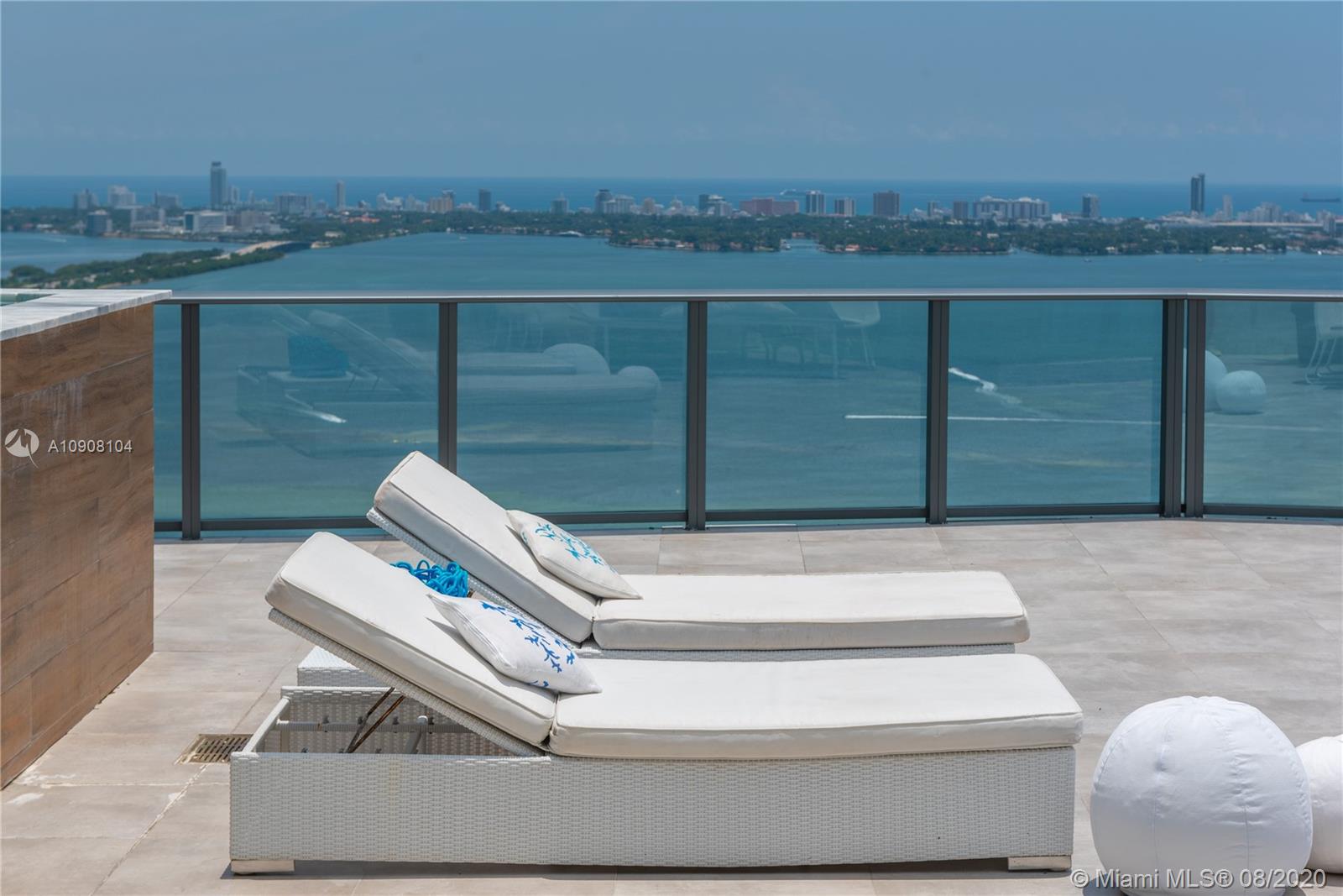 ICON BAY CONDO - Residential