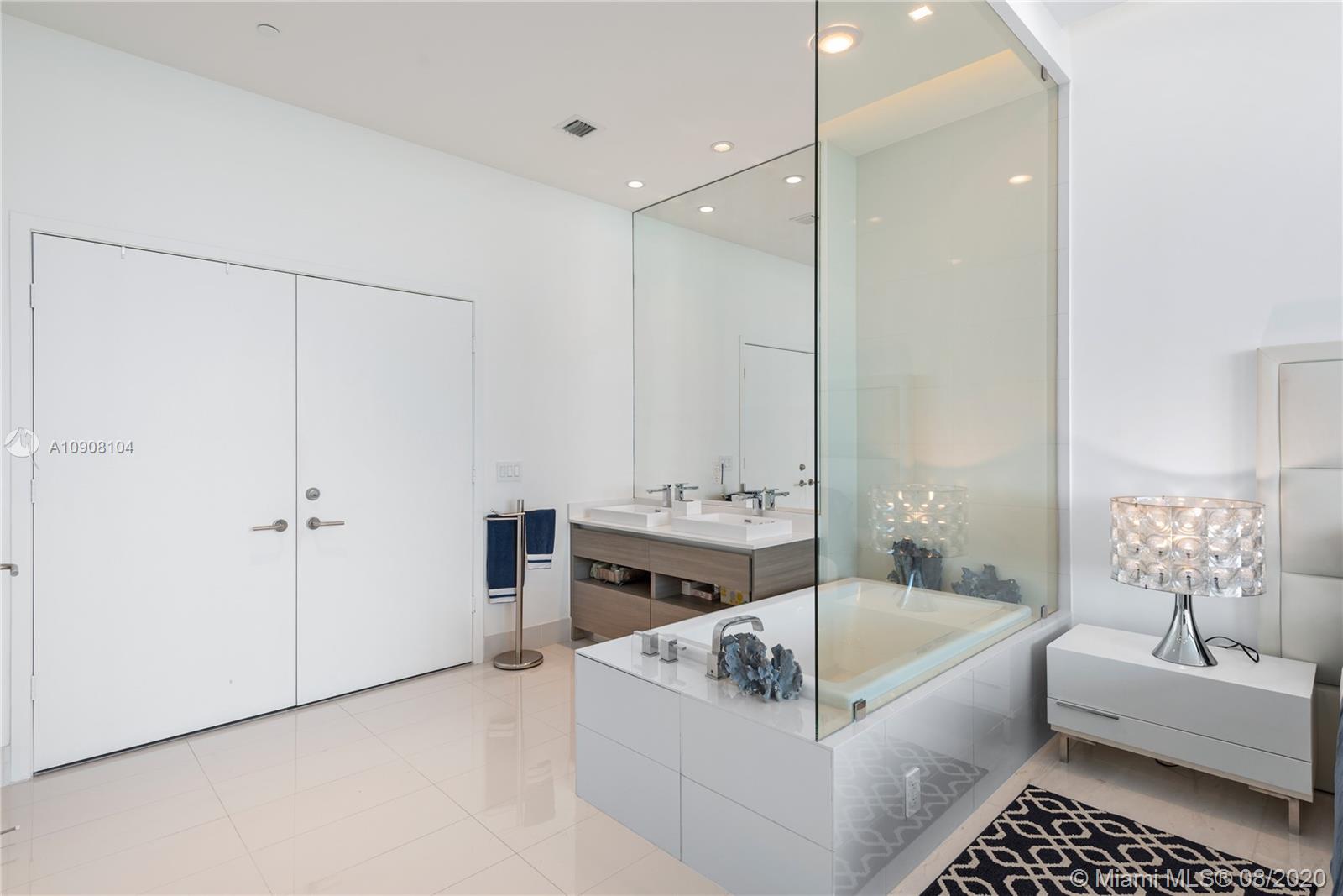 ICON BAY CONDO - Residential