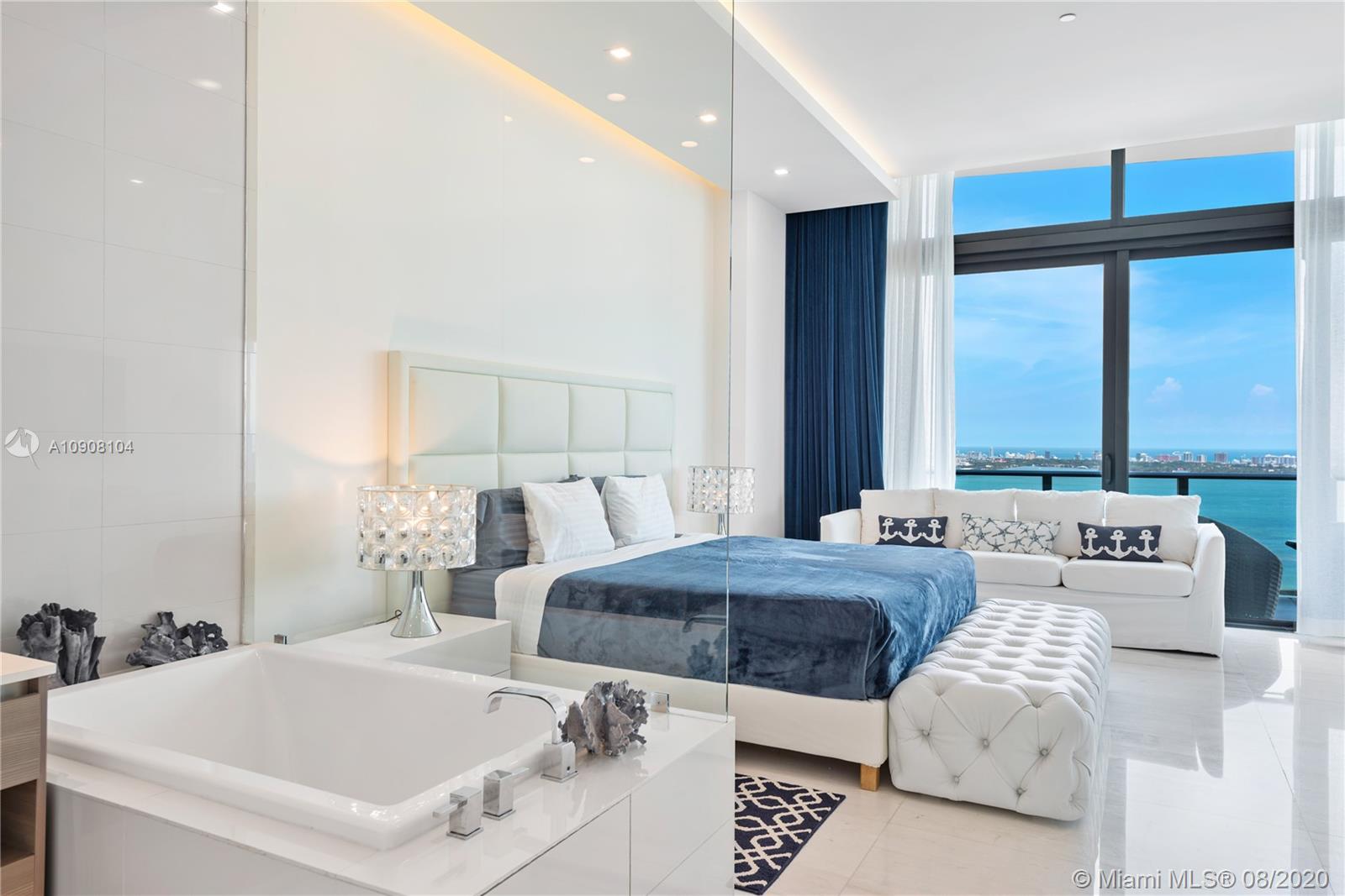 ICON BAY CONDO - Residential