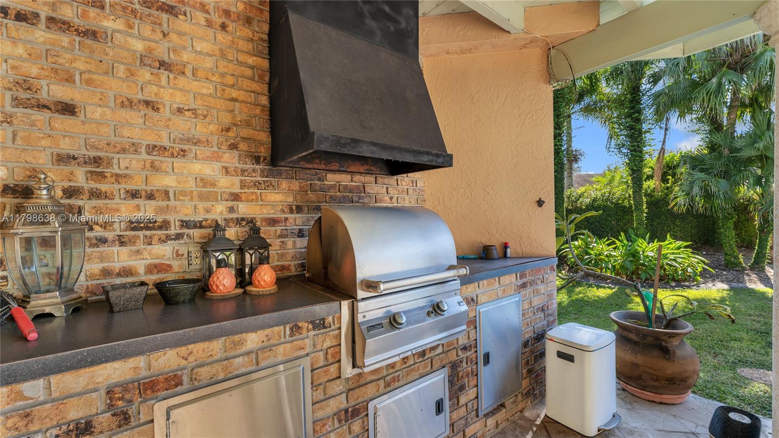 COUNTRY GROVE ESTATES - Residential