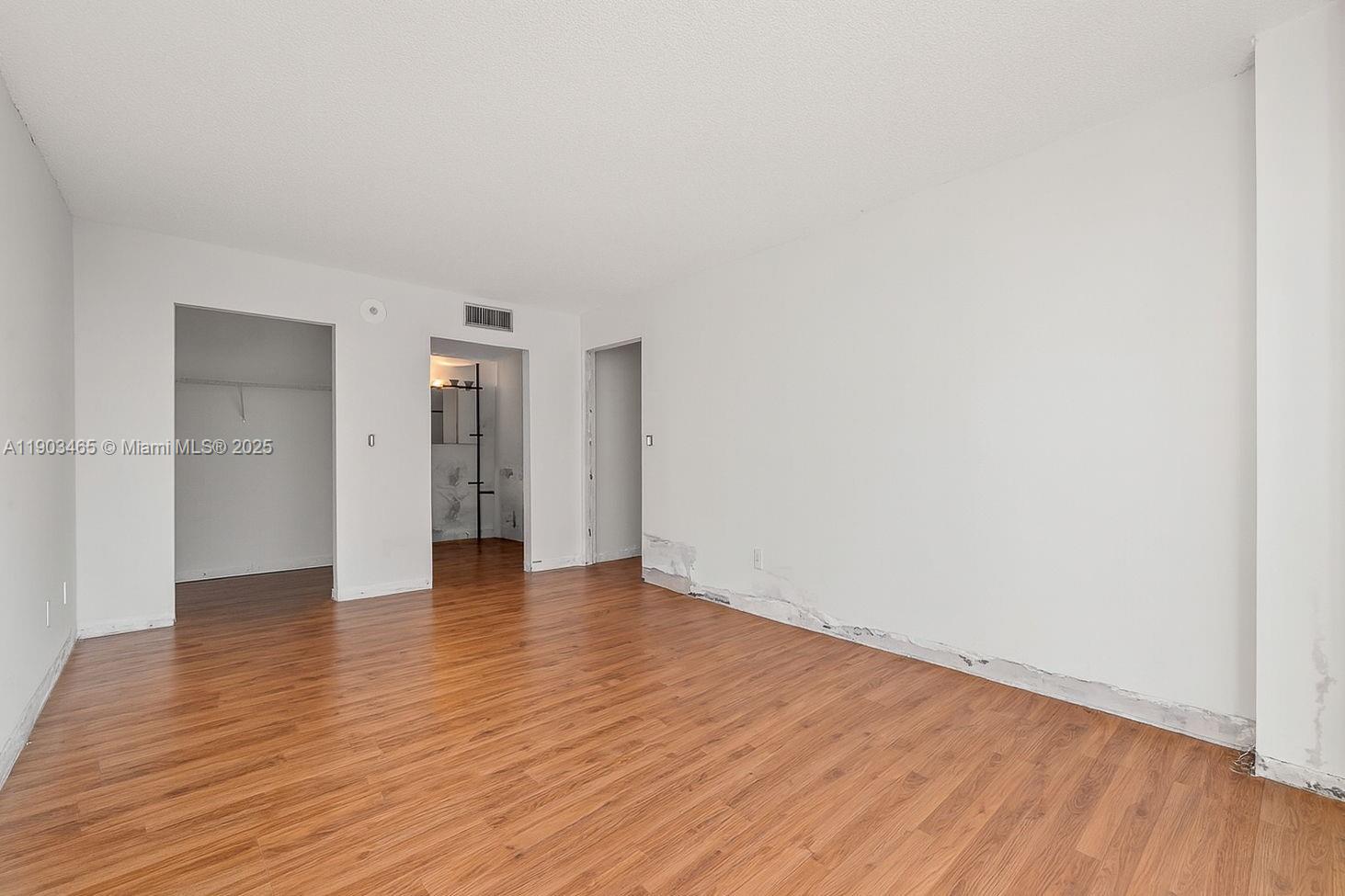 PLAZA OF AMERICAS CONDO P - Residential