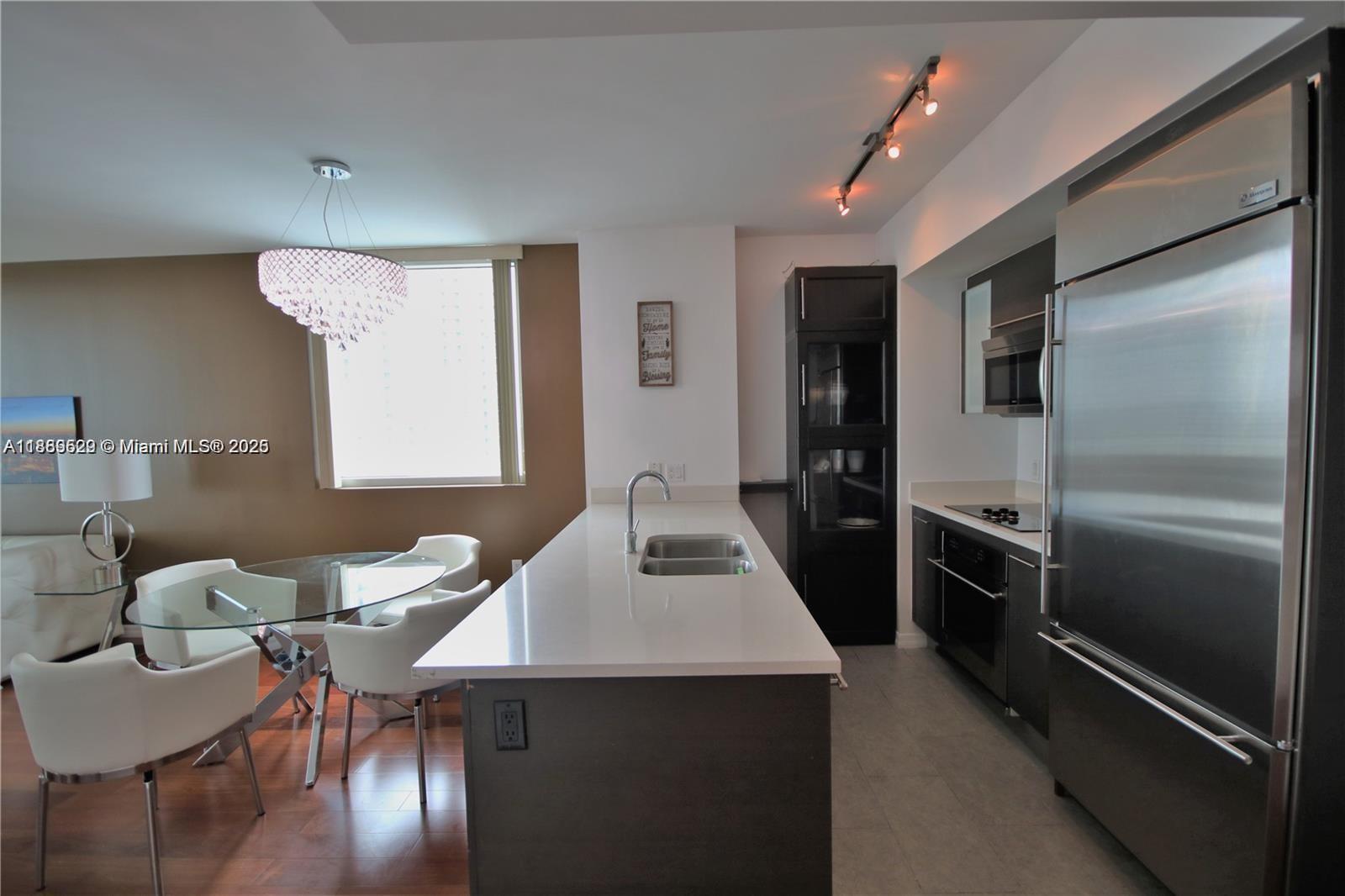 500 Brickell Ave 3510