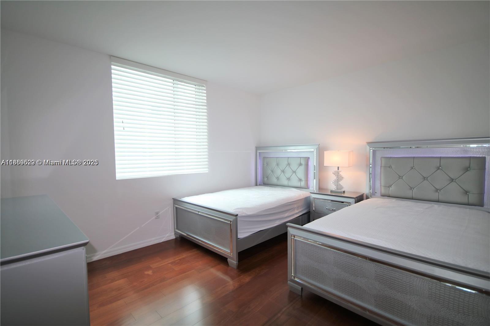 500 Brickell Ave 3510