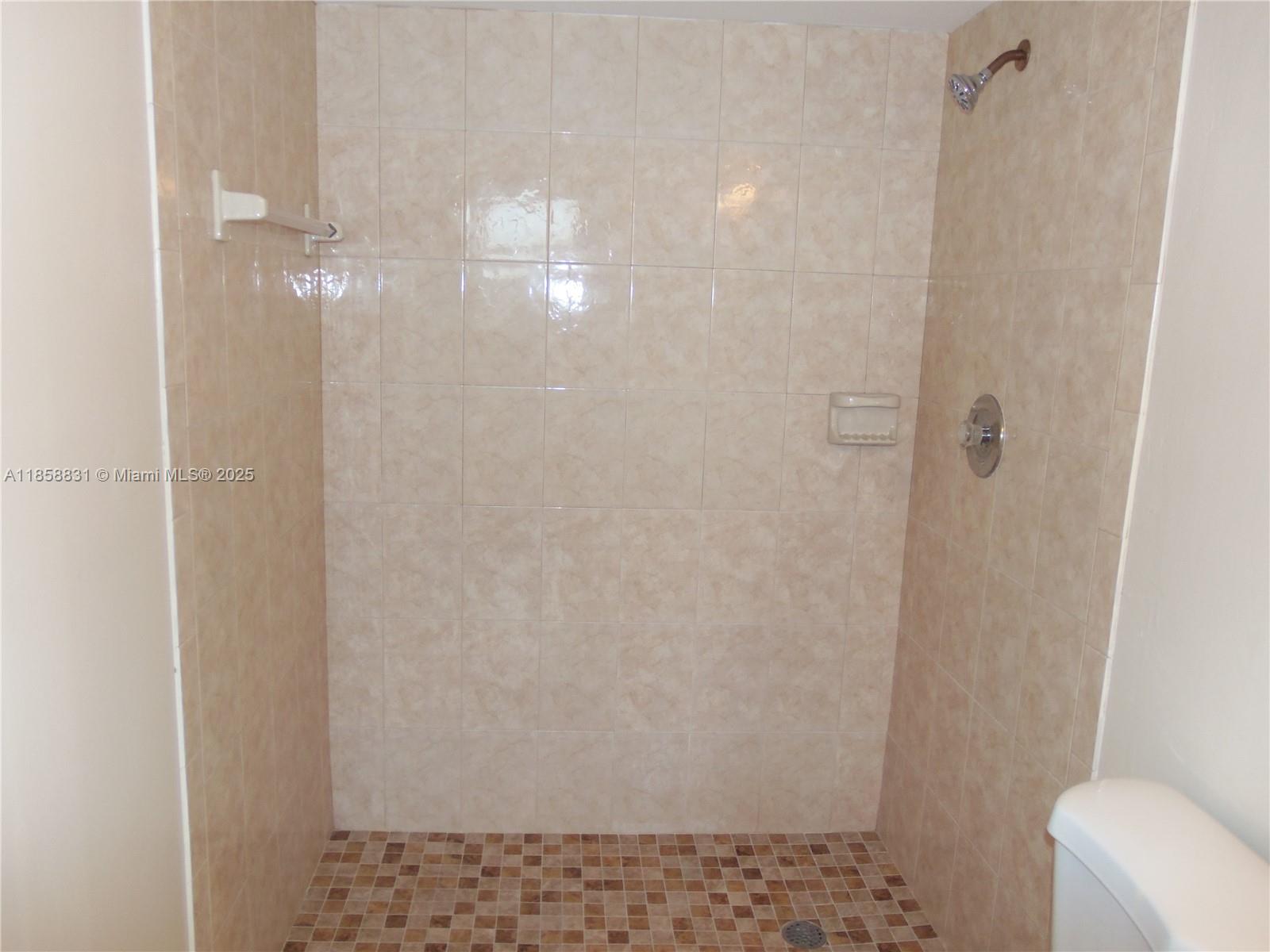 CASCADES OF LAUDERHILL 2 - Residential