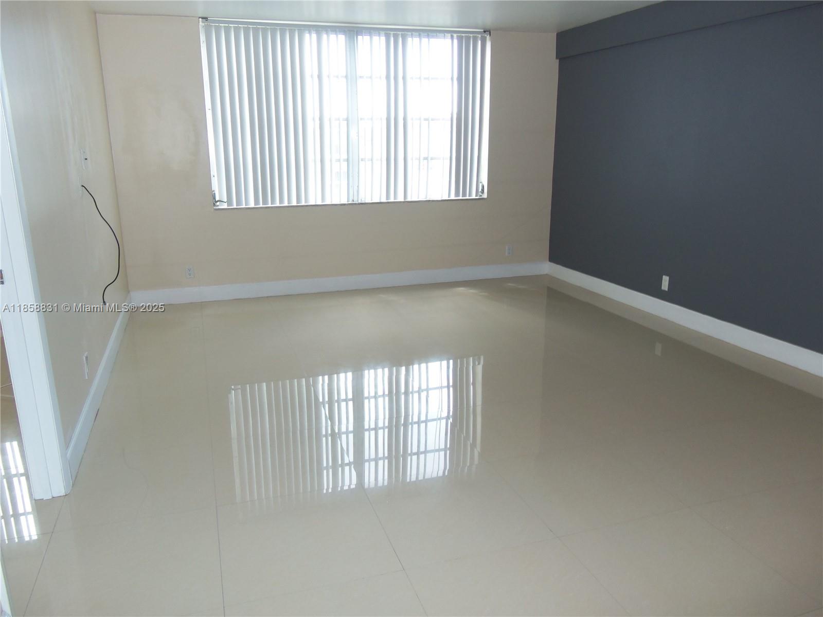 CASCADES OF LAUDERHILL 2 - Residential