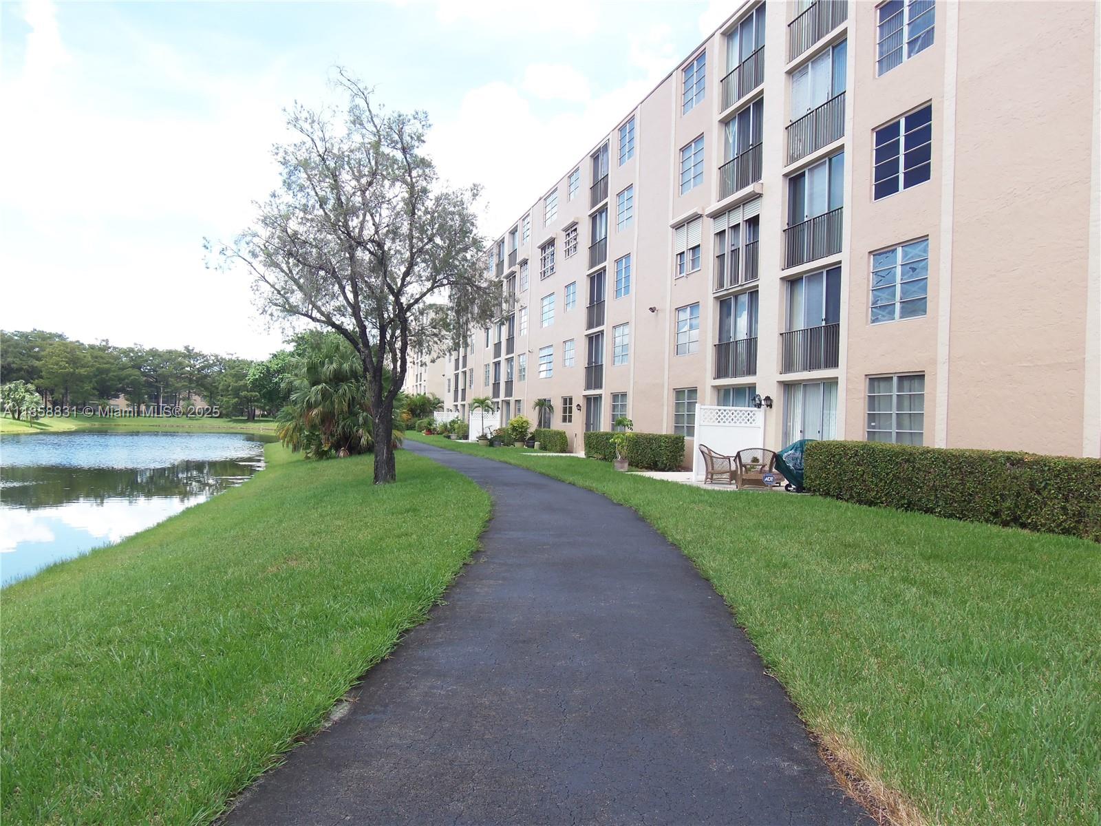 CASCADES OF LAUDERHILL 2 - Residential