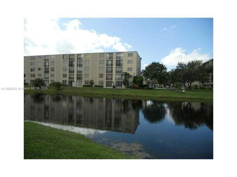 CASCADES OF LAUDERHILL 2 - Residential