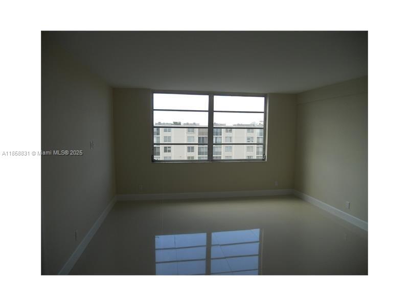 CASCADES OF LAUDERHILL 2 - Residential