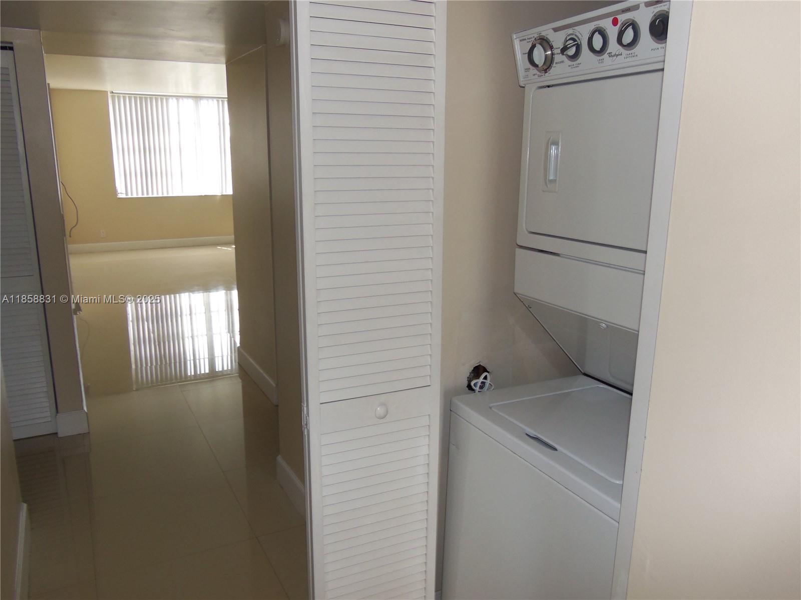 CASCADES OF LAUDERHILL 2 - Residential