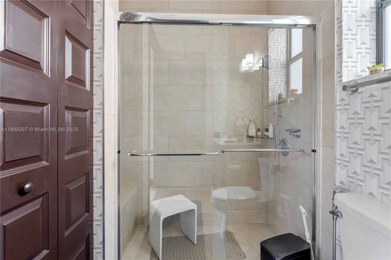 DUNNWOODY LAKE - Residential