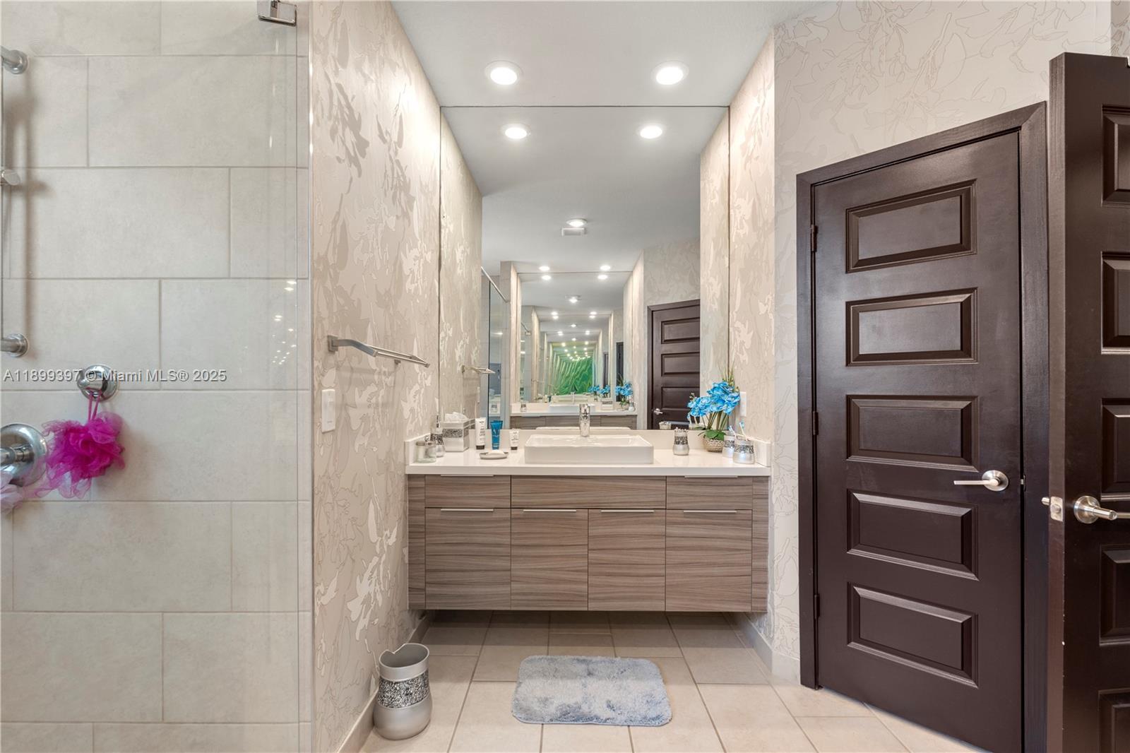 DUNNWOODY LAKE - Residential