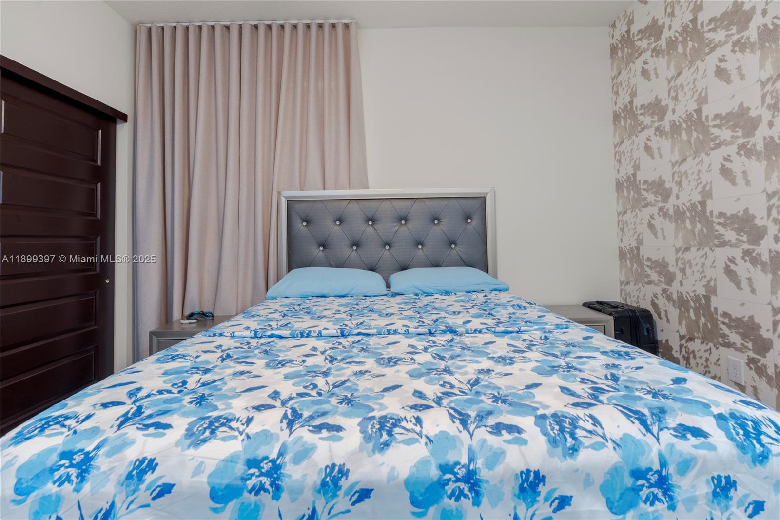 DUNNWOODY LAKE - Residential