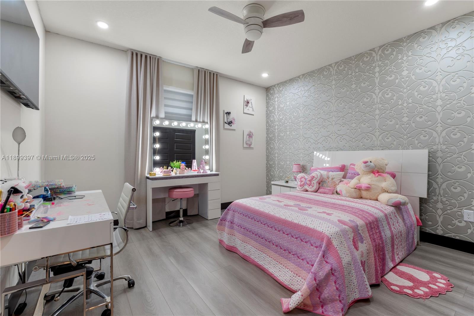 DUNNWOODY LAKE - Residential