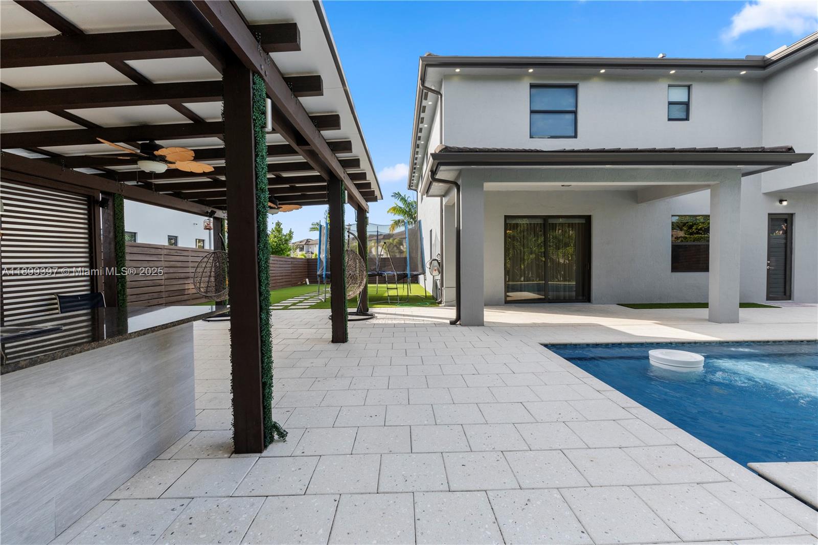 DUNNWOODY LAKE - Residential