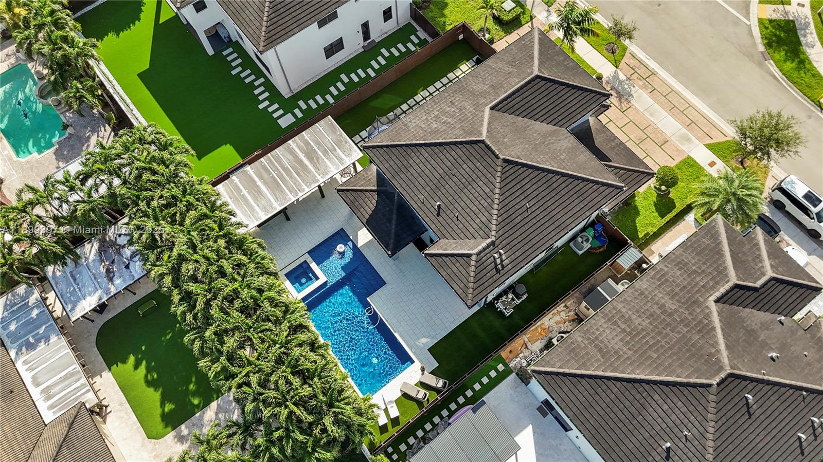 DUNNWOODY LAKE - Residential