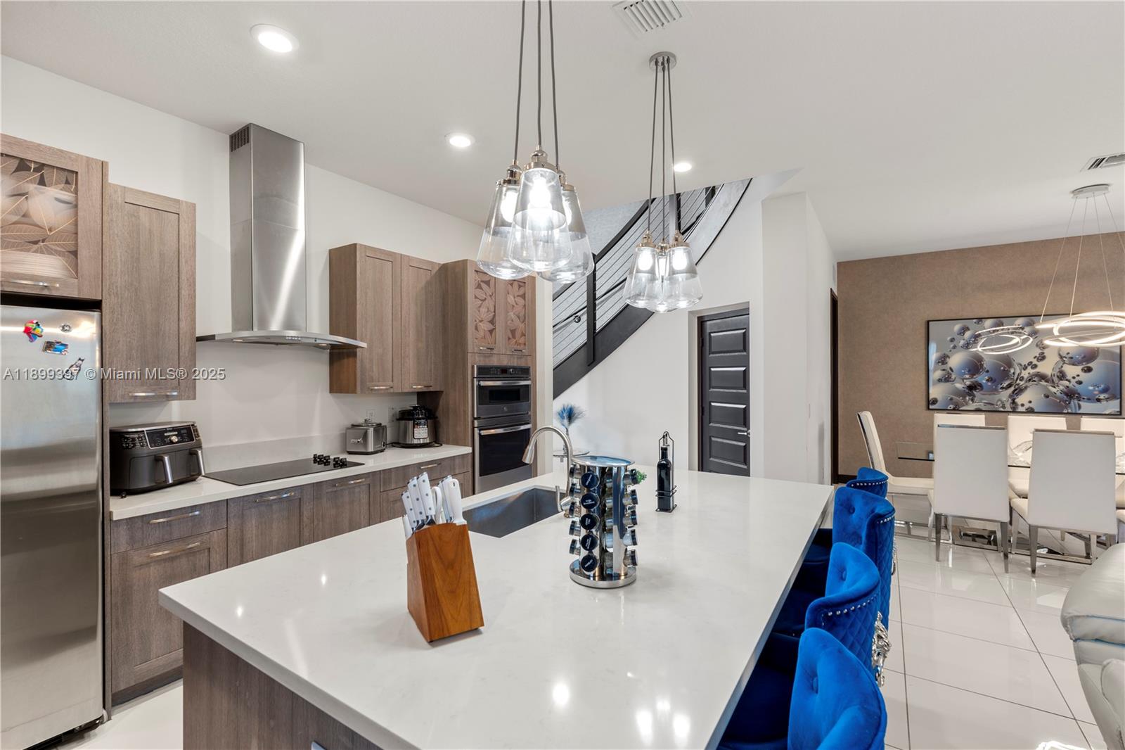 DUNNWOODY LAKE - Residential