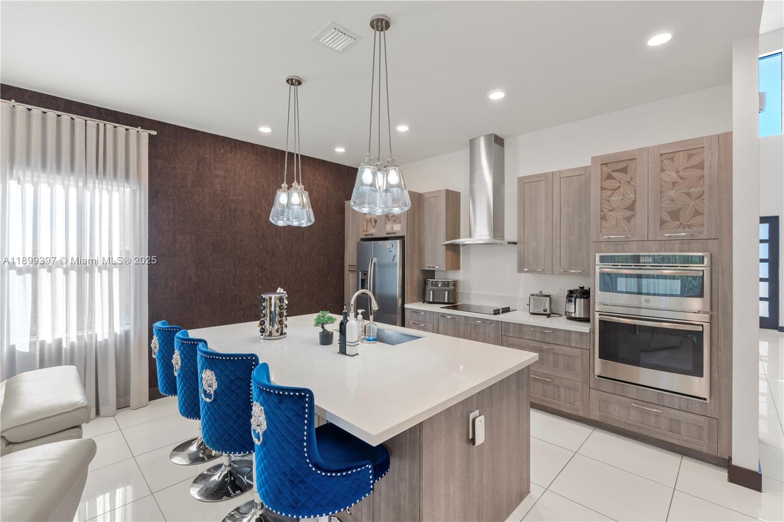 DUNNWOODY LAKE - Residential