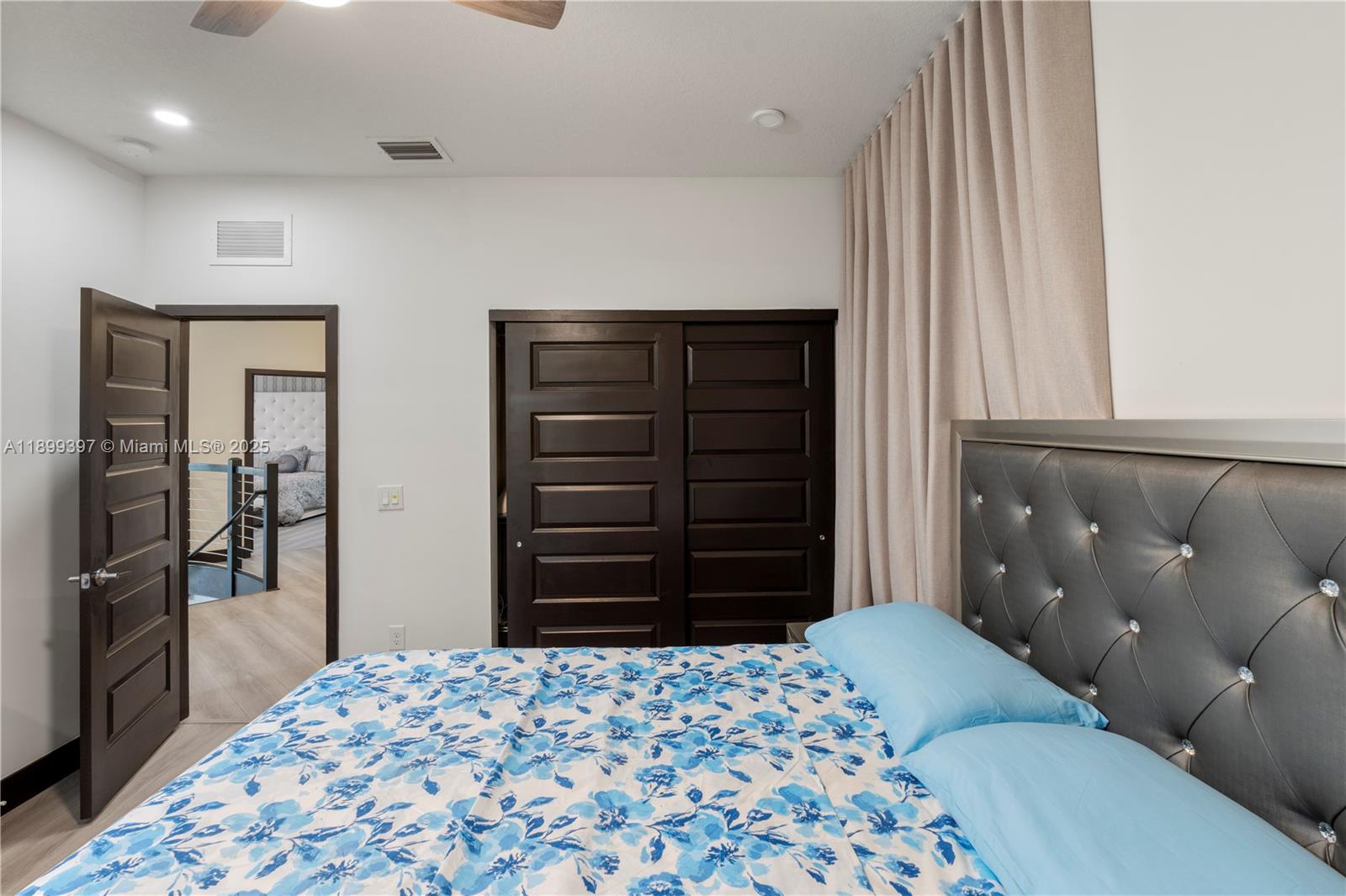 DUNNWOODY LAKE - Residential