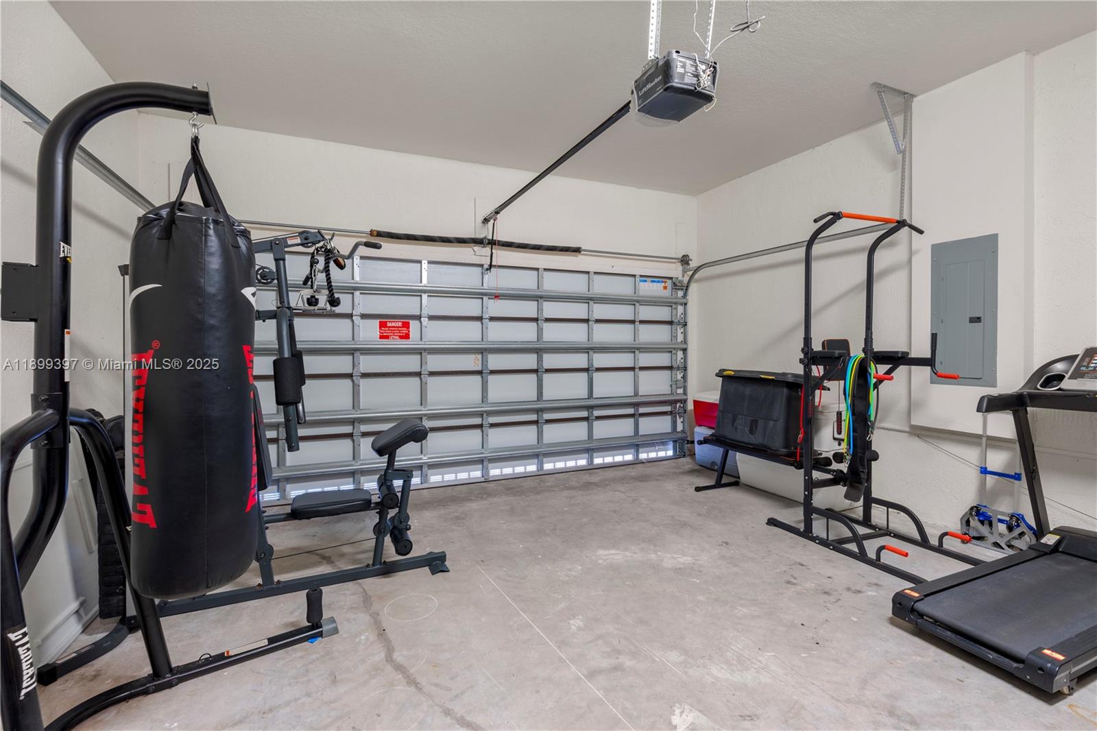 DUNNWOODY LAKE - Residential