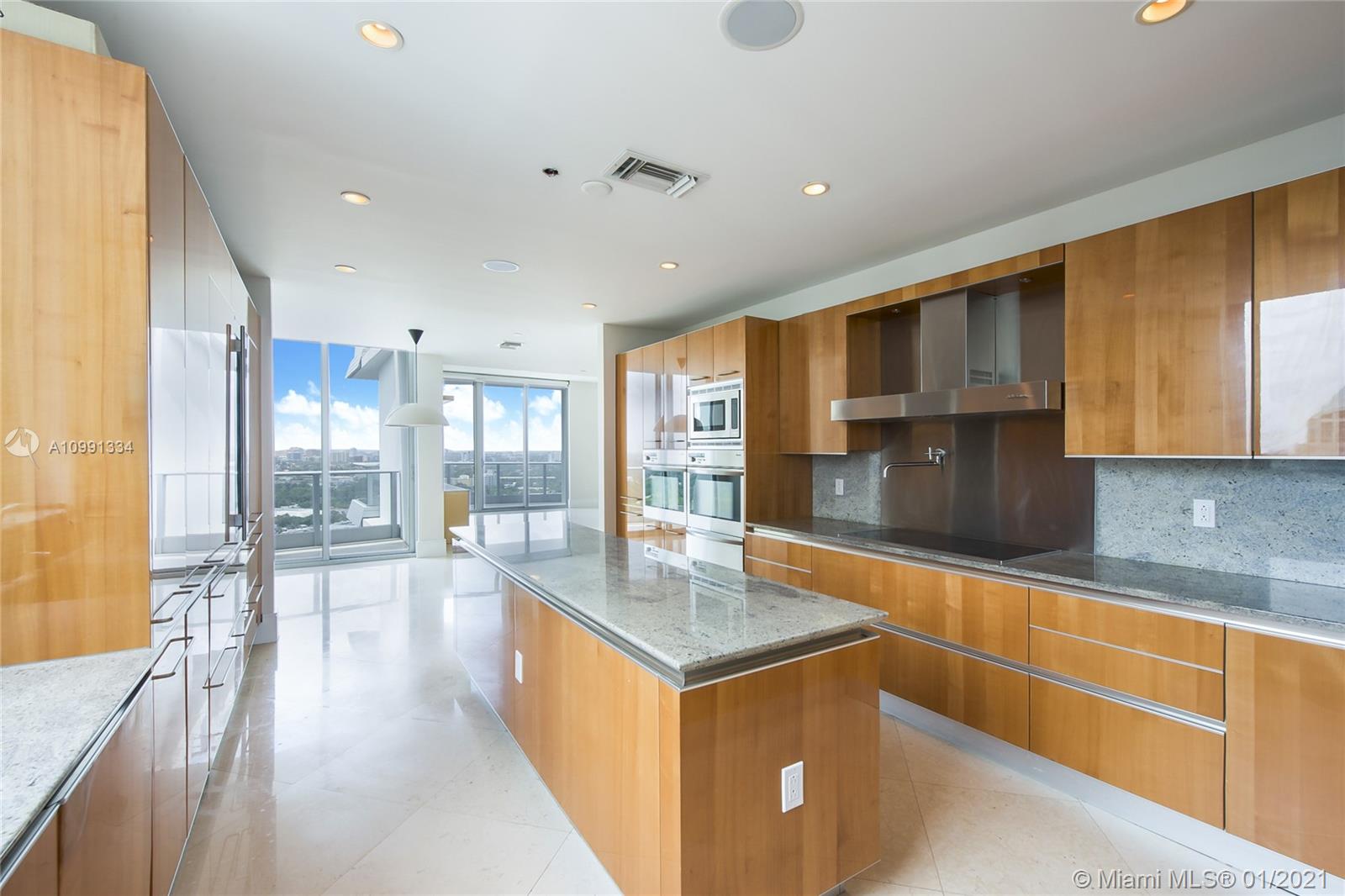 GROVENOR HOUSE CONDO - Residential