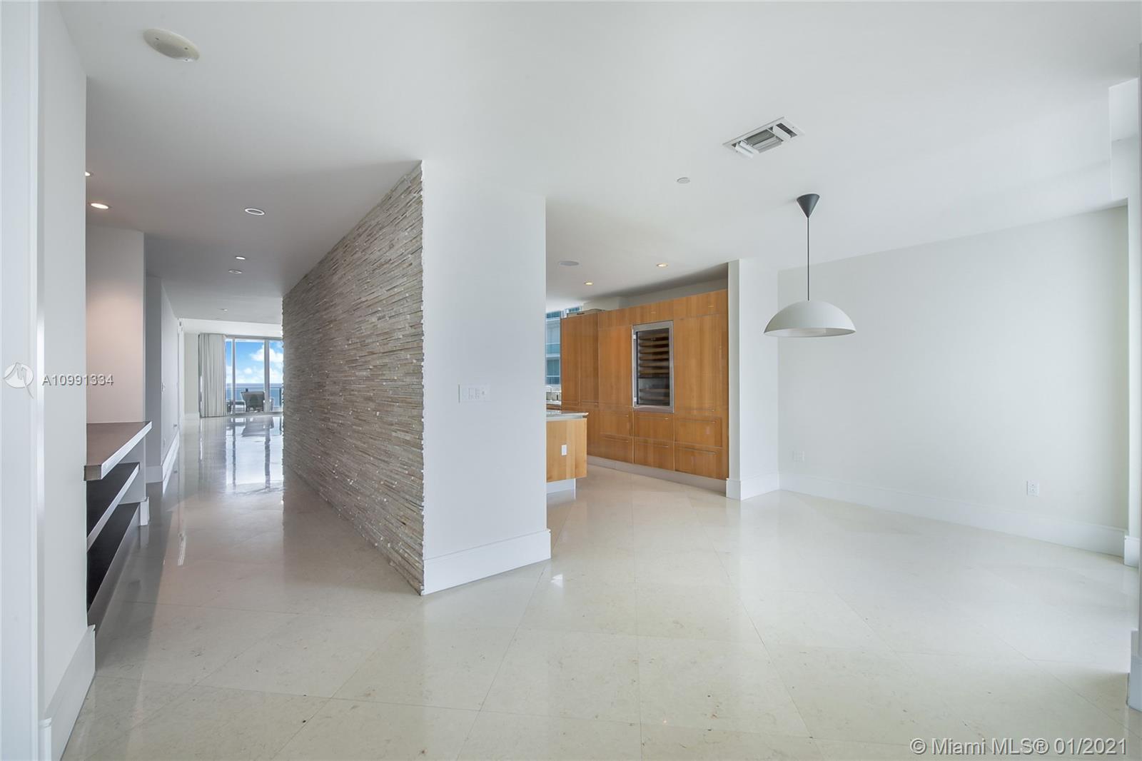 GROVENOR HOUSE CONDO - Residential