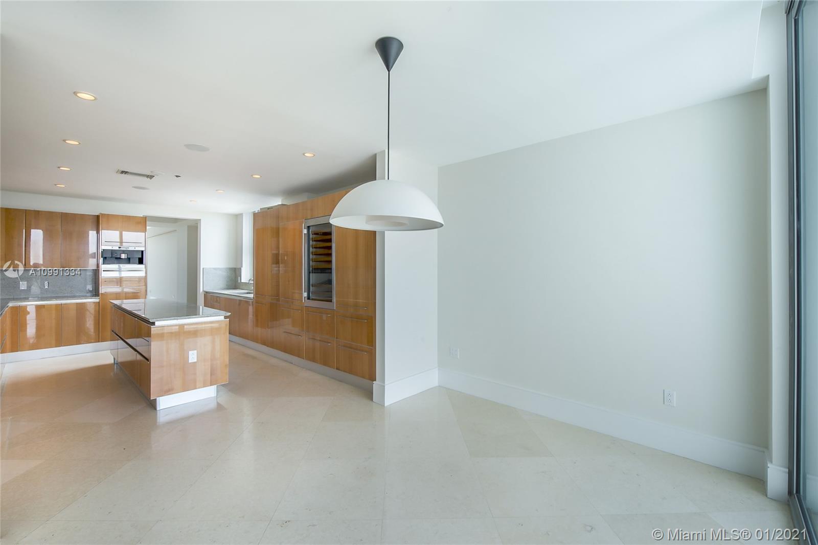 GROVENOR HOUSE CONDO - Residential