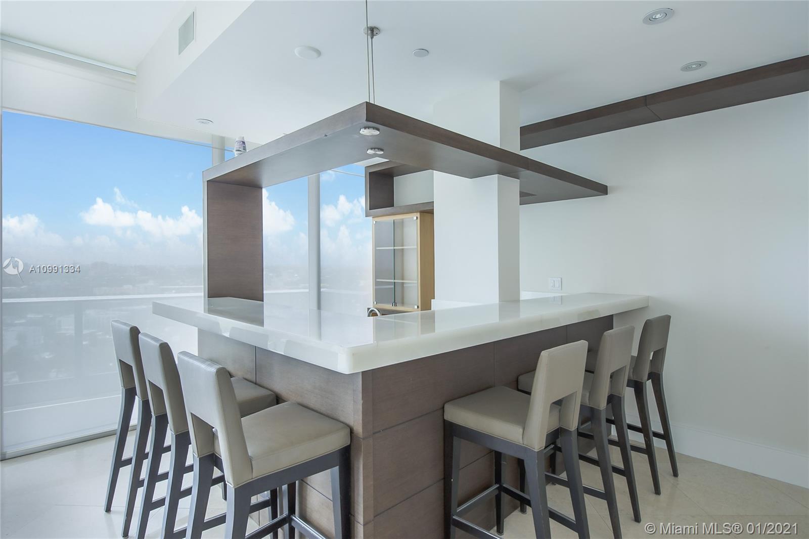 GROVENOR HOUSE CONDO - Residential