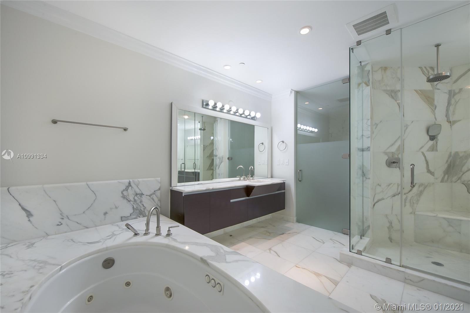 GROVENOR HOUSE CONDO - Residential